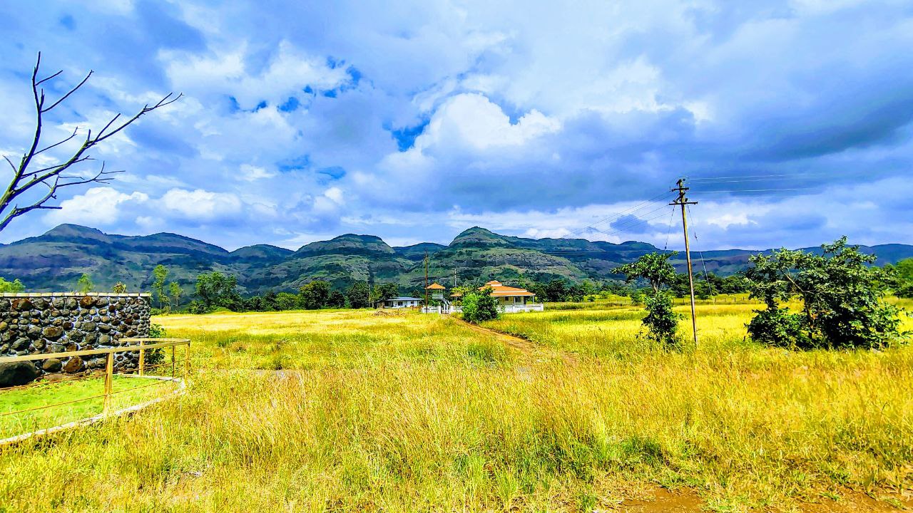 Outdoor living private cottage Kamshet Moonstone